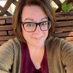 Meet your Posher, Deanna